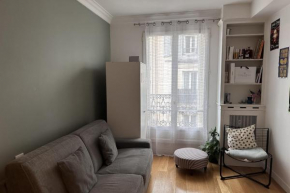 Beautiful T2 with balcony - near Parc Clichy